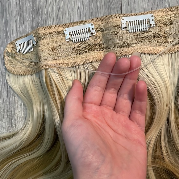 Blonde highlighted extensions 14” - Picture 5 of 5